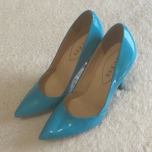Turquoise Blue Closed-Toe Heels - Guess